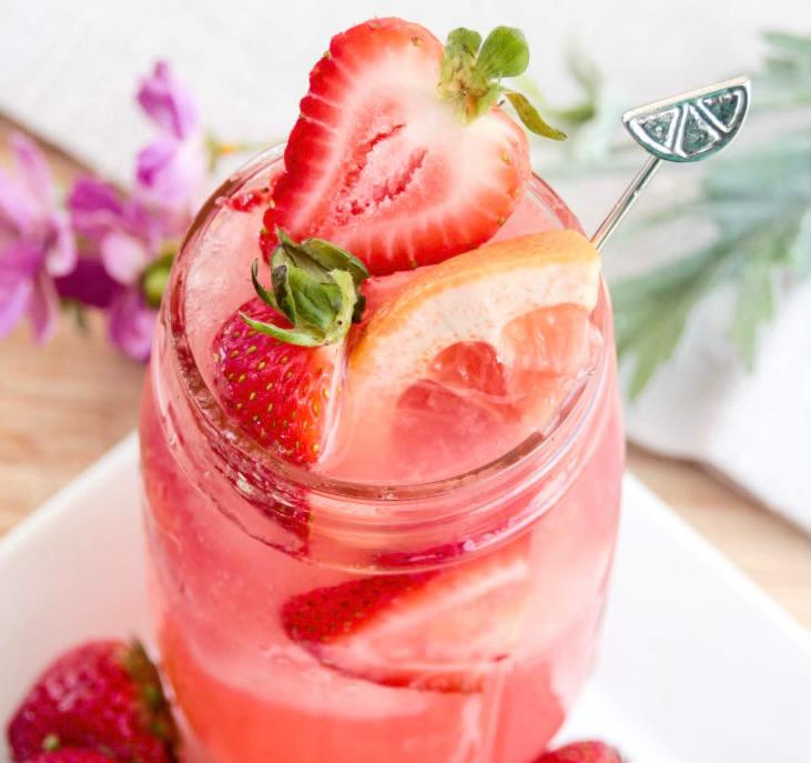 <schemaplus_recipe_name>Royal Summer Cup</schemaplus_recipe_name>